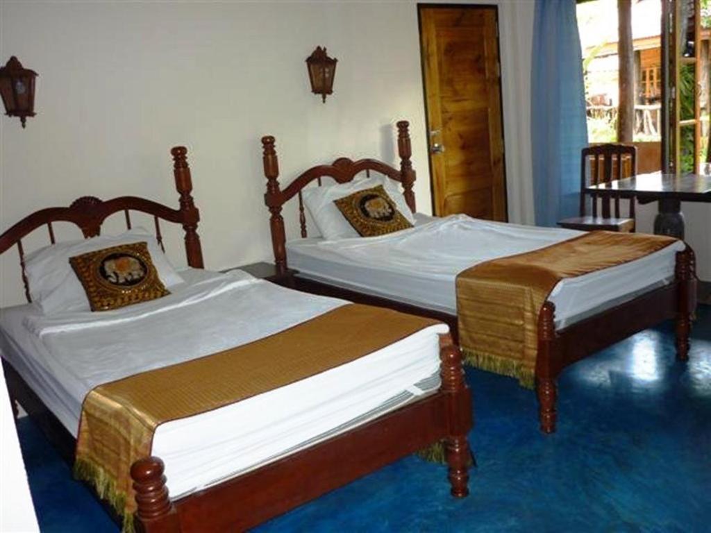 Euro Lanta White Rock Resort Koh Lanta Exterior photo