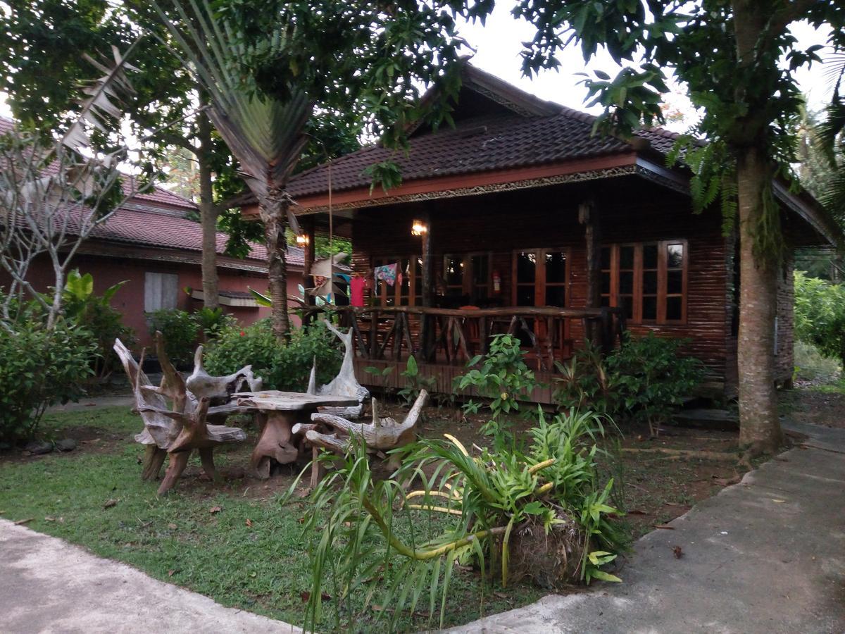 Euro Lanta White Rock Resort Koh Lanta Room photo