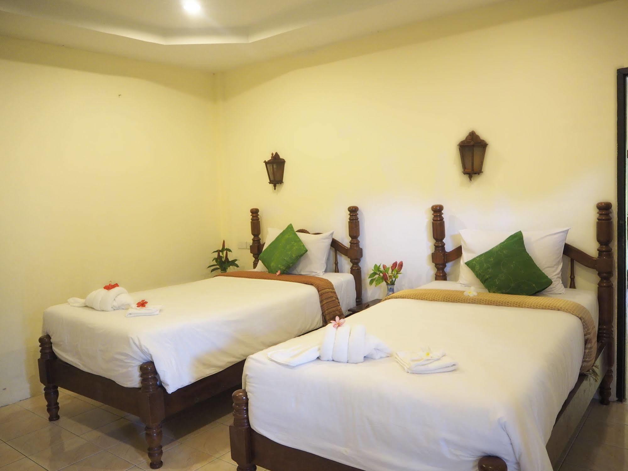 Euro Lanta White Rock Resort Koh Lanta Exterior photo