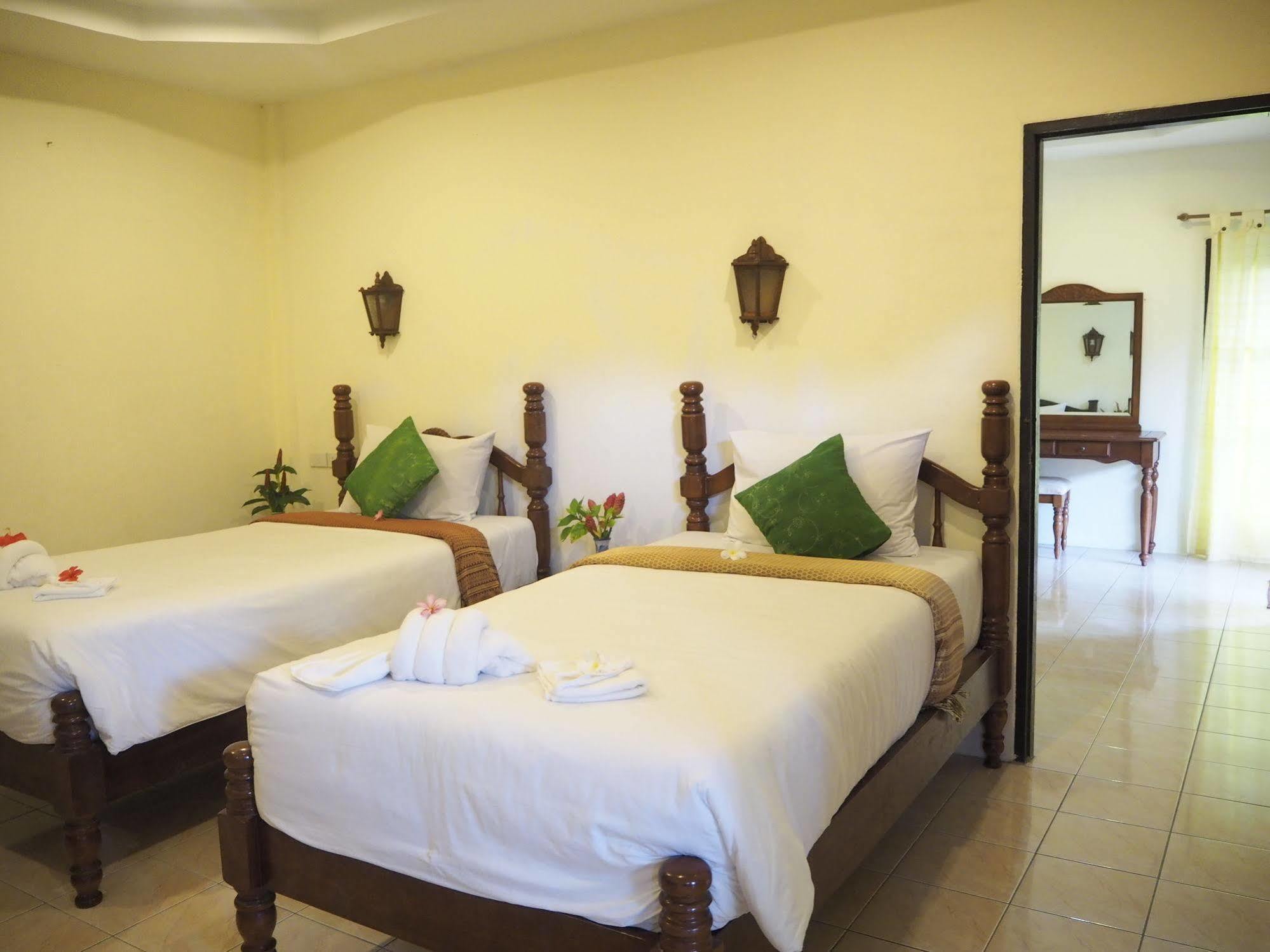 Euro Lanta White Rock Resort Koh Lanta Exterior photo