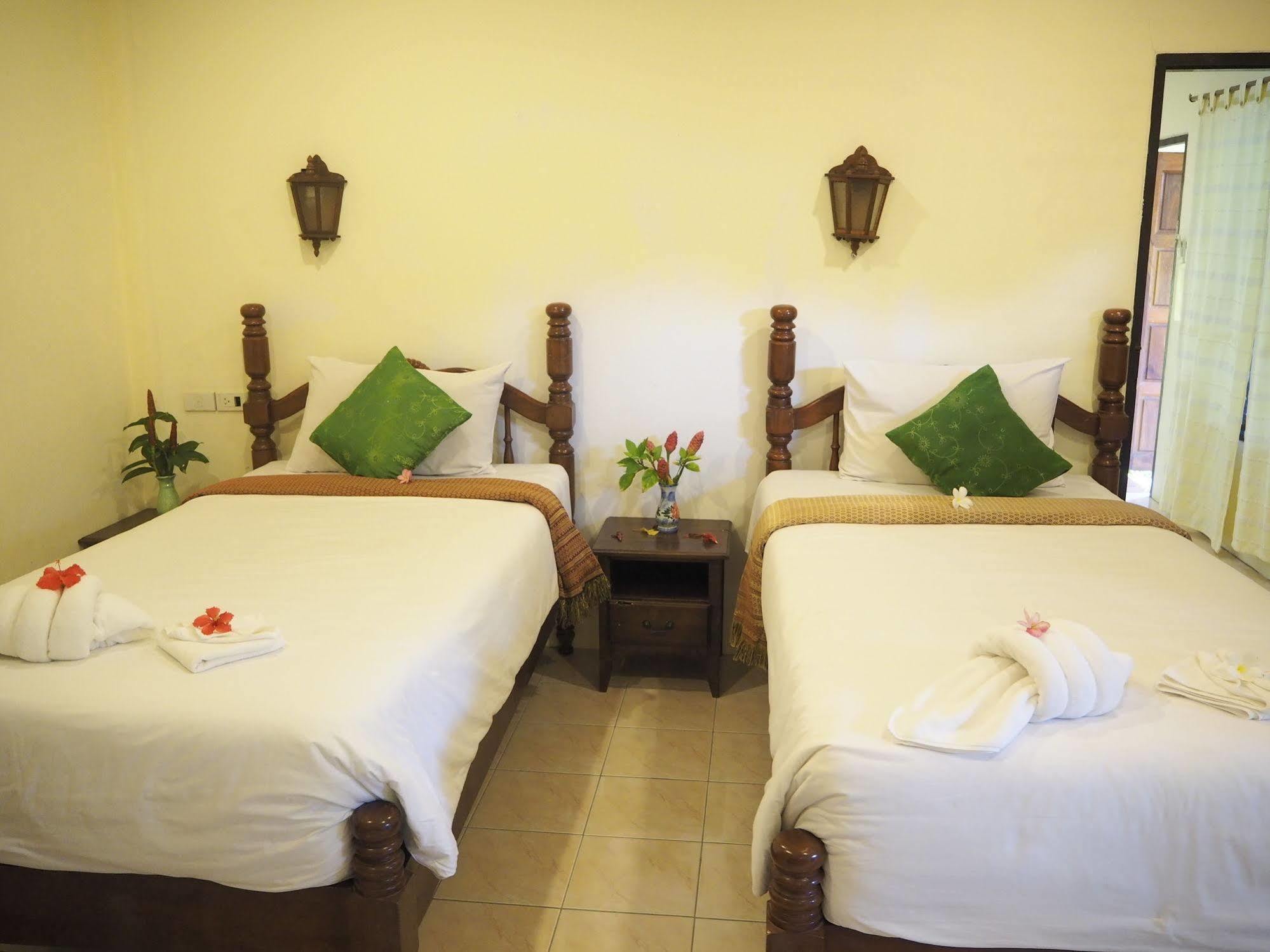 Euro Lanta White Rock Resort Koh Lanta Exterior photo