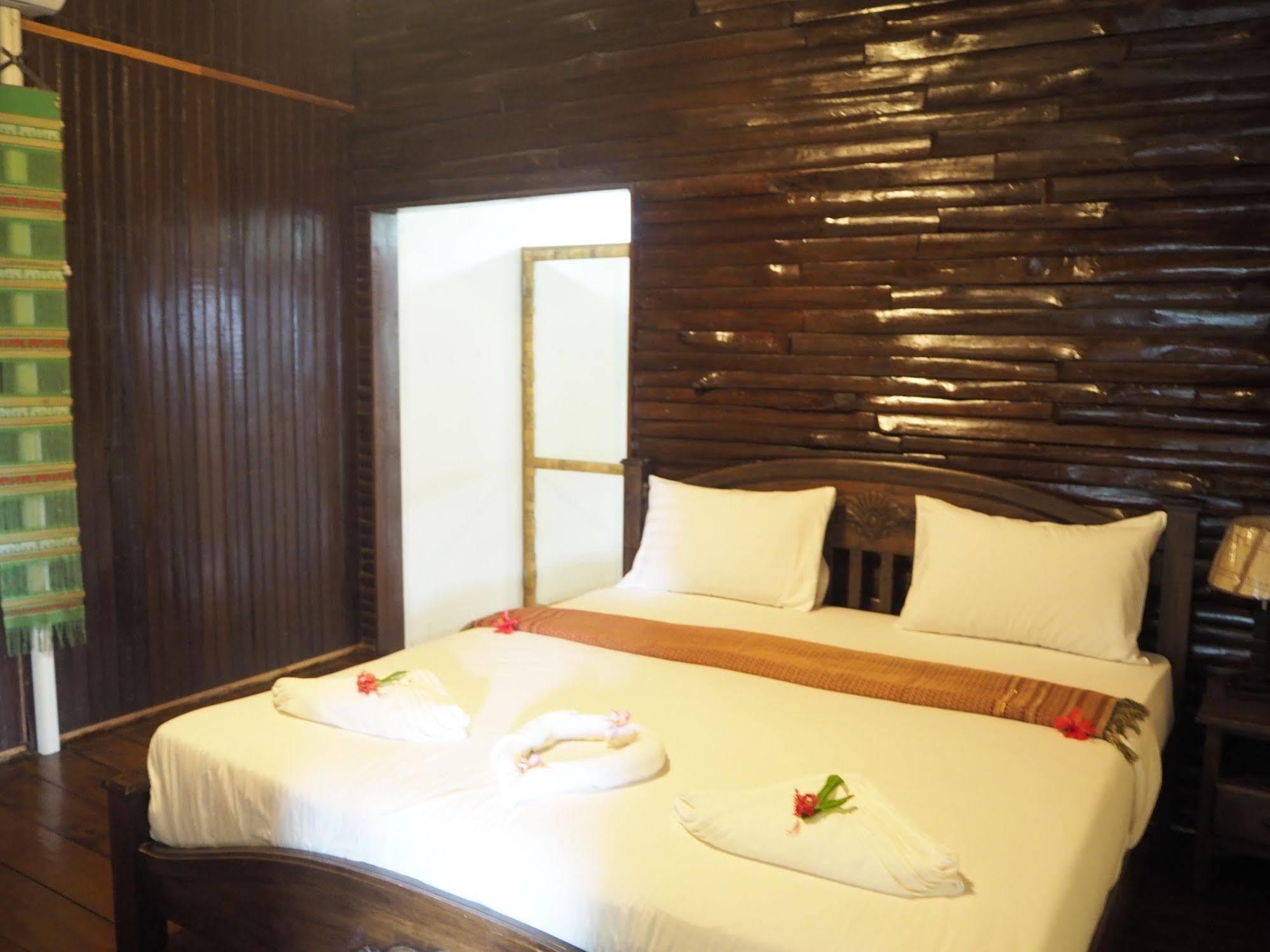 Euro Lanta White Rock Resort Koh Lanta Exterior photo
